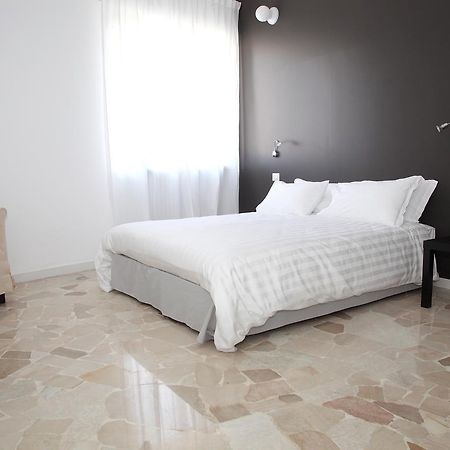 Torregiardino Bed & Breakfast Abbiategrasso Luaran gambar